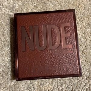 Huda Beauty rich nude obsessions